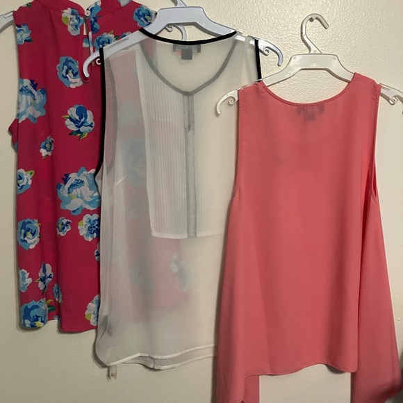 NWT women’s Charlie Paige Pink , White and Pink Floral Blouses Set - Picture 5 of 9